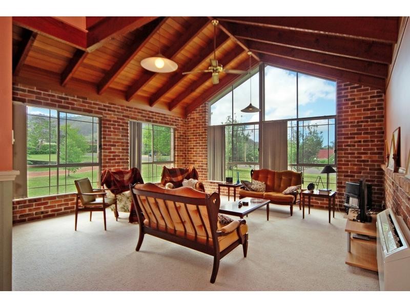 16 Kongoola Avenue, Cambewarra NSW 2540