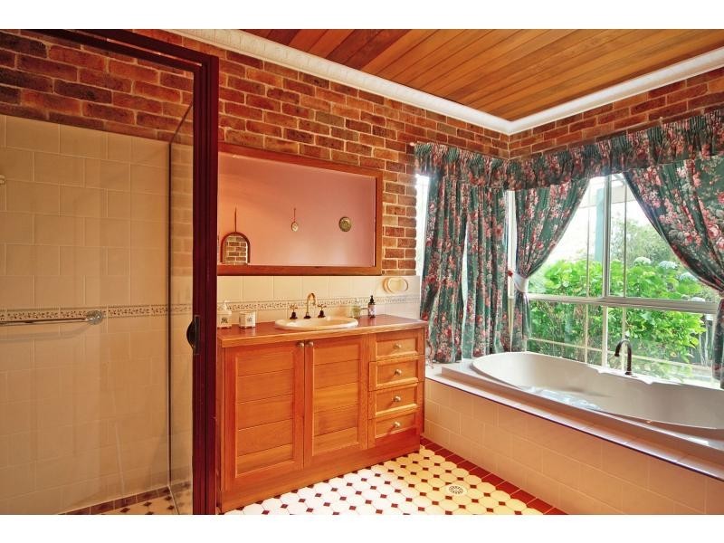 16 Kongoola Avenue, Cambewarra NSW 2540