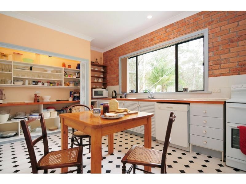 52 Streamside Street, Woollamia NSW 2540