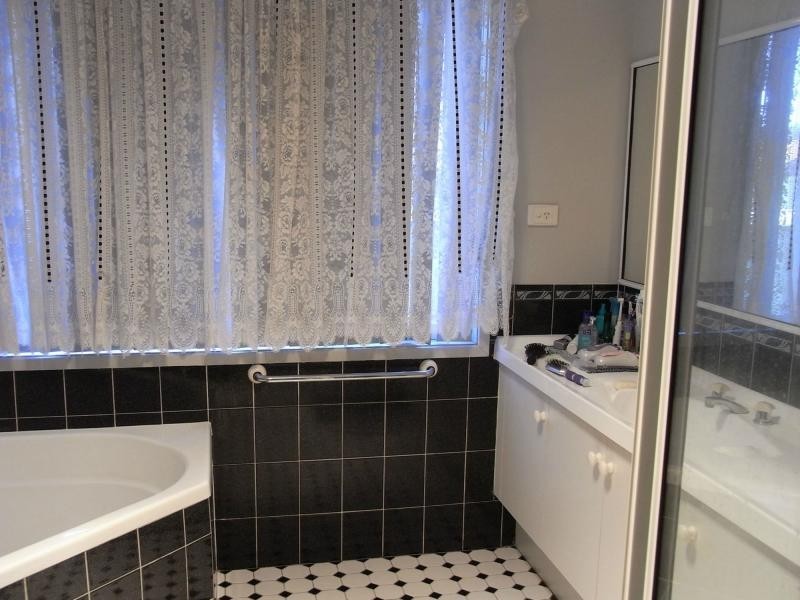 4 Anson Street, Sanctuary Point NSW 2540