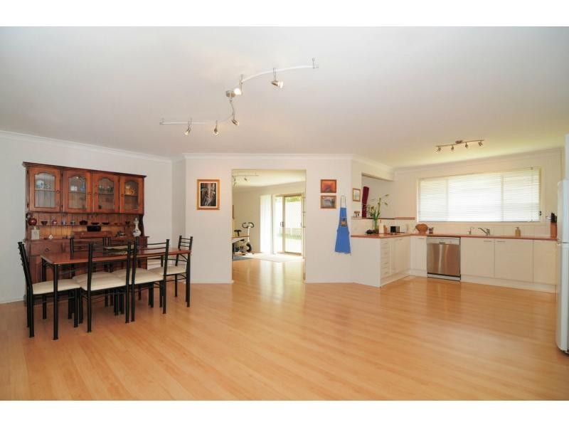 8 Carver Court, St Georges Basin NSW 2540