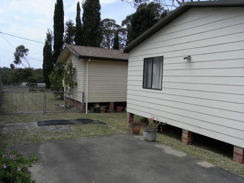 6 Coulon Street, Woollamia NSW 2540