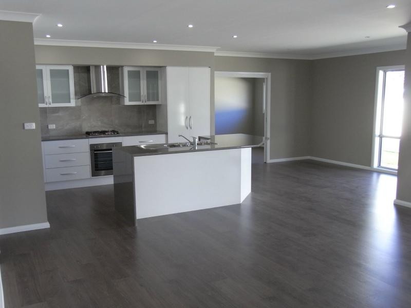 10 Paino Crescent, Sanctuary Point NSW 2540