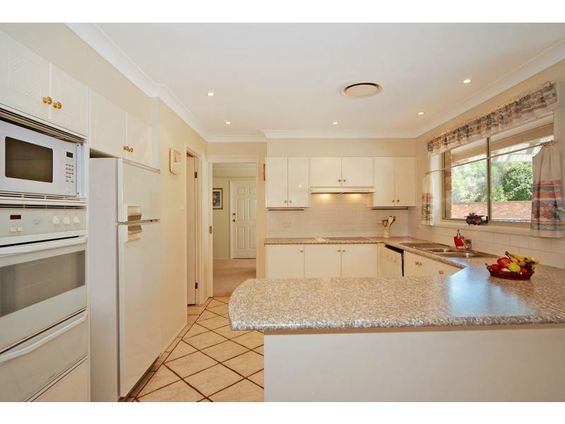 20 Tartarian Crescent, Bomaderry NSW 2541