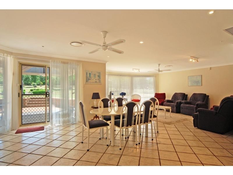 20 Tartarian Crescent, Bomaderry NSW 2541