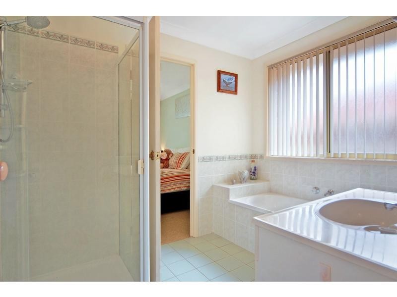 4 Olympic Drive, West Nowra NSW 2541
