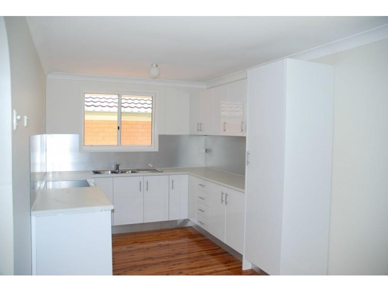 2 Bromely Close, West Nowra NSW 2541