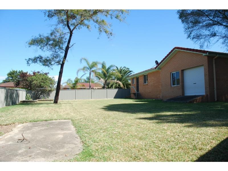 2 Bromely Close, West Nowra NSW 2541