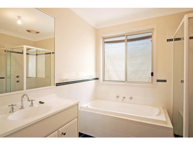 19 Lacebark Grove, Worrigee NSW 2540