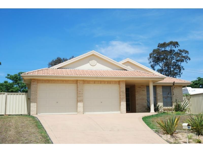 73 Burradoo Crescent, Nowra NSW 2541