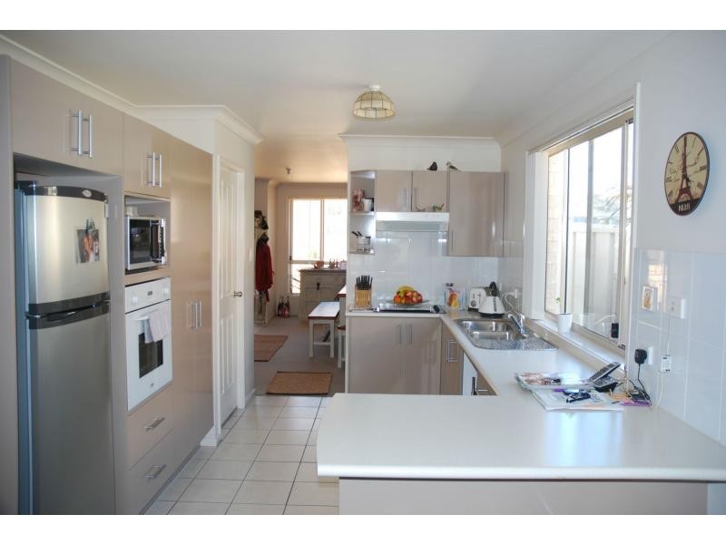 2/73-75 Rayleigh Drive, Worrigee NSW 2540