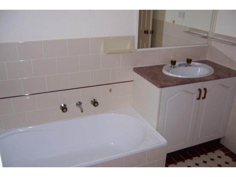 2/7 Hamilton Place, Bomaderry NSW 2541