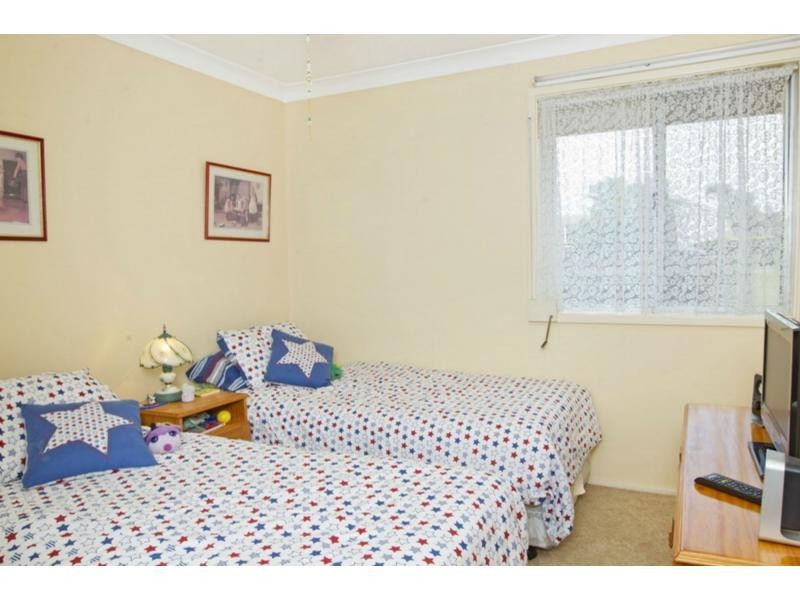 5 Allison Avenue, Nowra NSW 2541