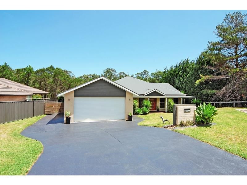 51 Emerald Drive, Meroo Meadow NSW 2540