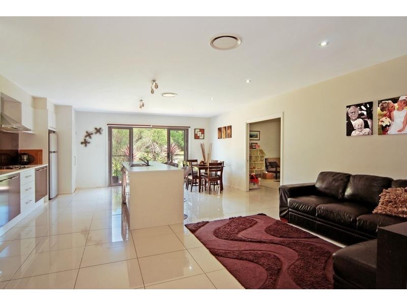 51 Emerald Drive, Meroo Meadow NSW 2540