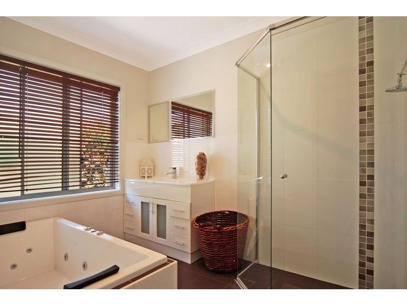 51 Emerald Drive, Meroo Meadow NSW 2540