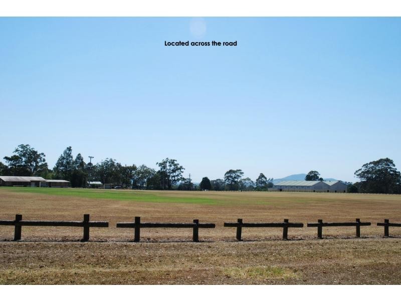 104 West Birriley Street, Bomaderry NSW 2541