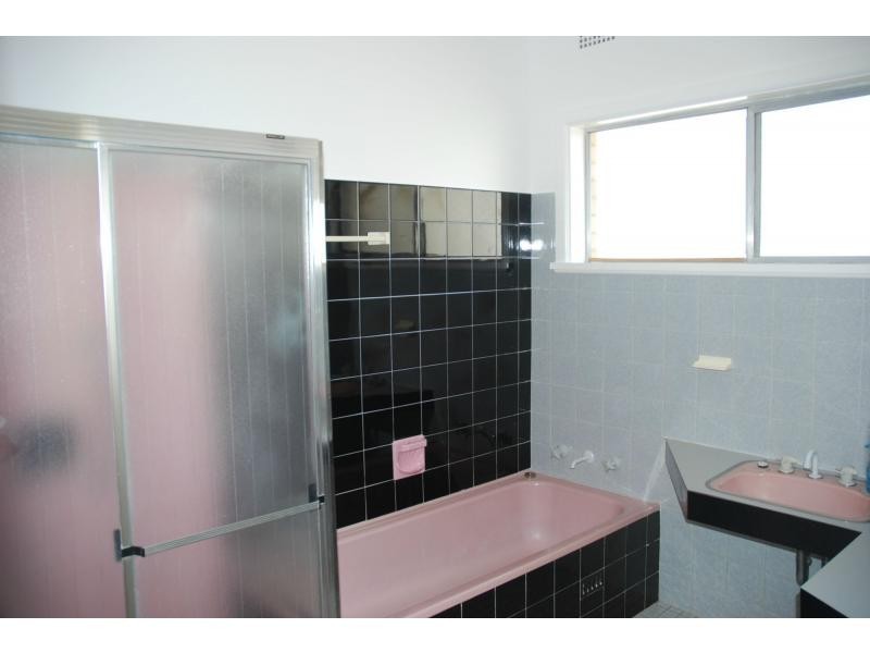 104 West Birriley Street, Bomaderry NSW 2541
