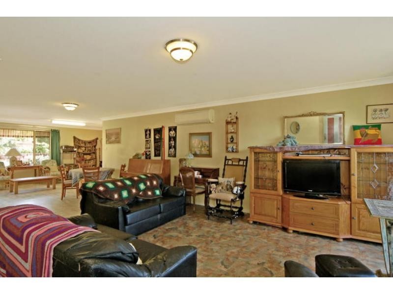 11 Nundah Close, Bomaderry NSW 2541