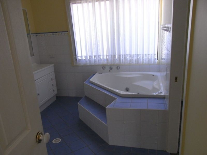 34 Reserve Road, Basin View NSW 2540