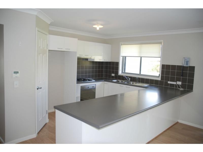 42 Lacebark Grove, Worrigee NSW 2540