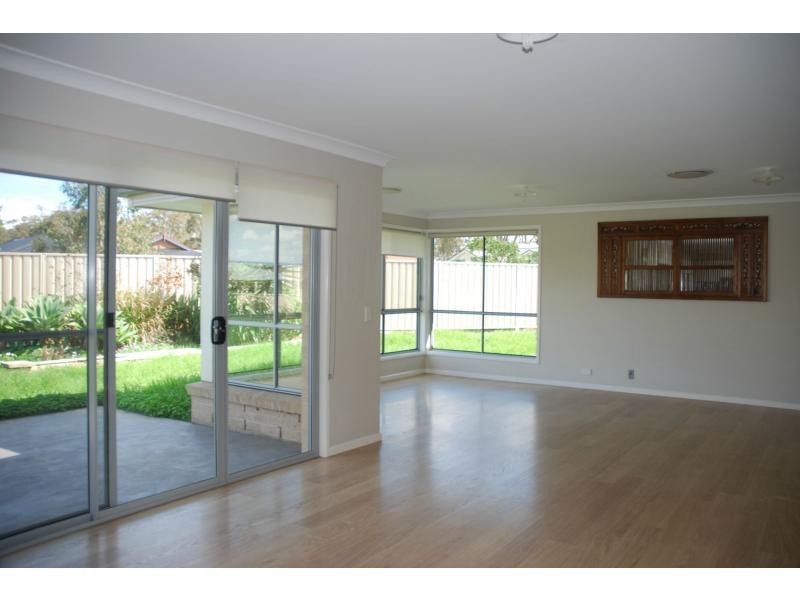 42 Lacebark Grove, Worrigee NSW 2540