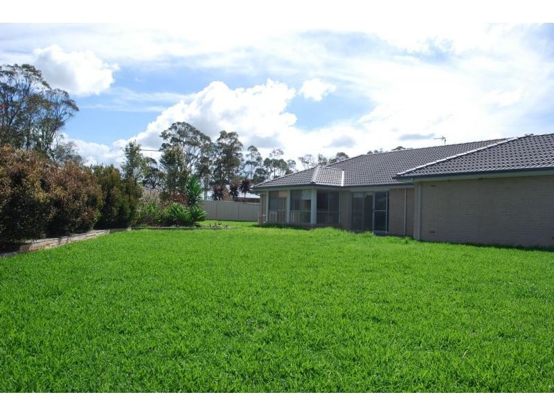 42 Lacebark Grove, Worrigee NSW 2540