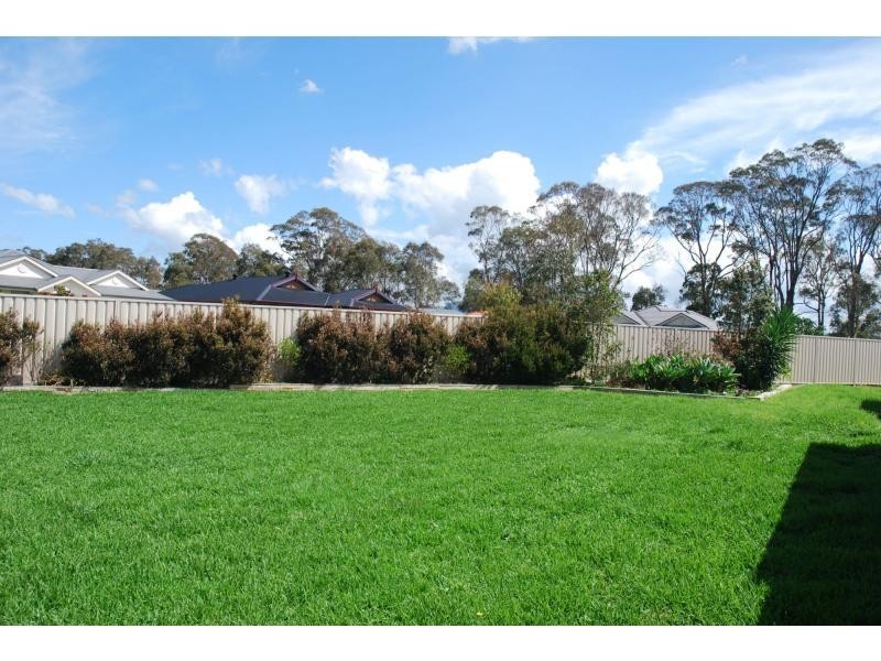 42 Lacebark Grove, Worrigee NSW 2540