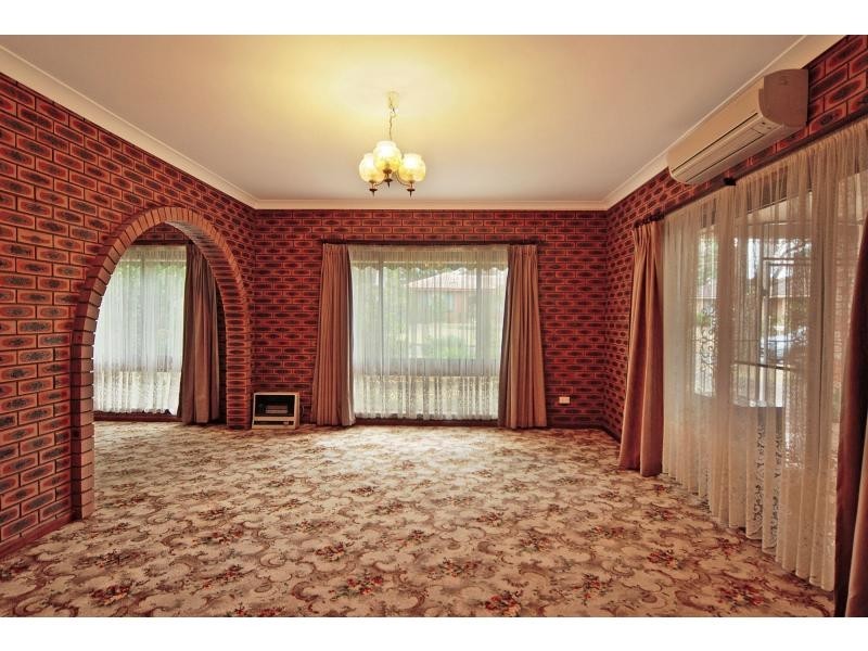 15 Ambassador Avenue, North Nowra NSW 2541