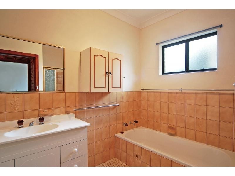 15 Ambassador Avenue, North Nowra NSW 2541