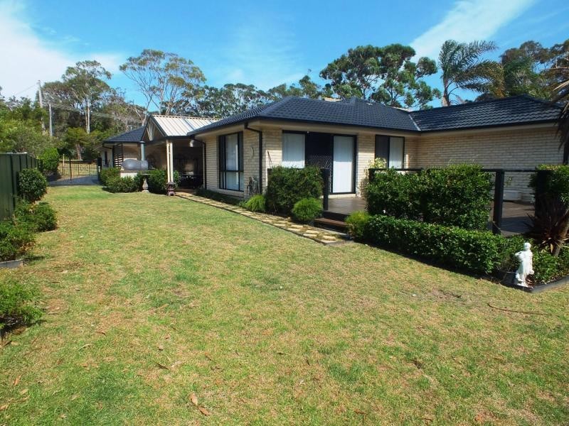 5 Wharf Road, Erowal Bay NSW 2540