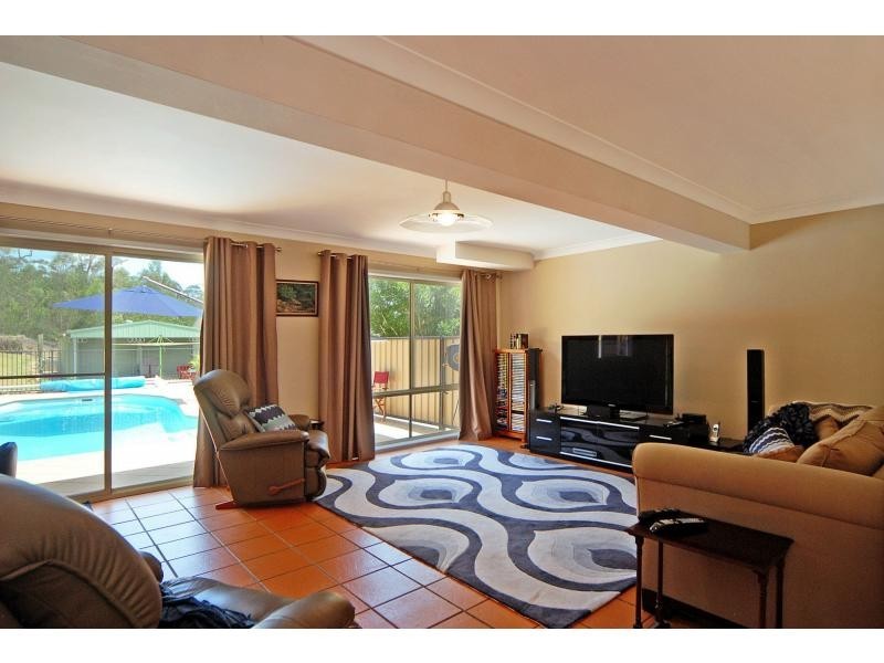 27 Lochaven Drive, Bangalee NSW 2541