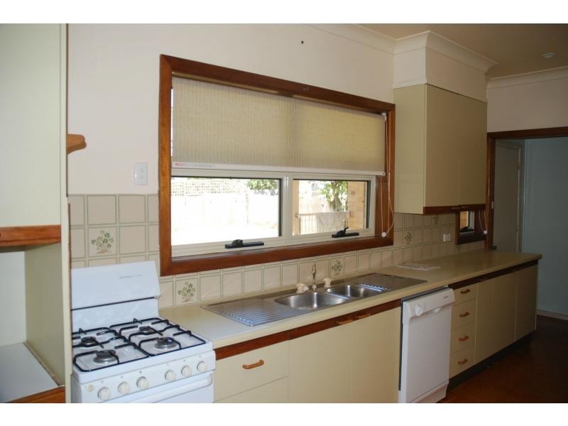 104 West Birriley Street, Bomaderry NSW 2541