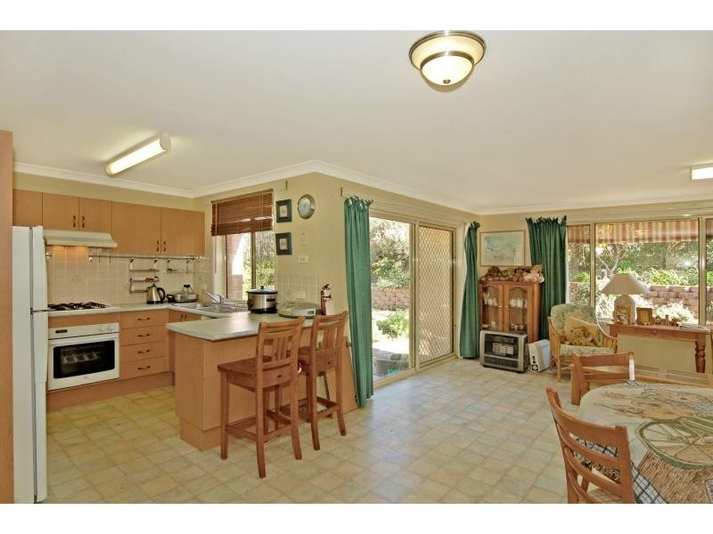 11 Nundah Close, Bomaderry NSW 2541