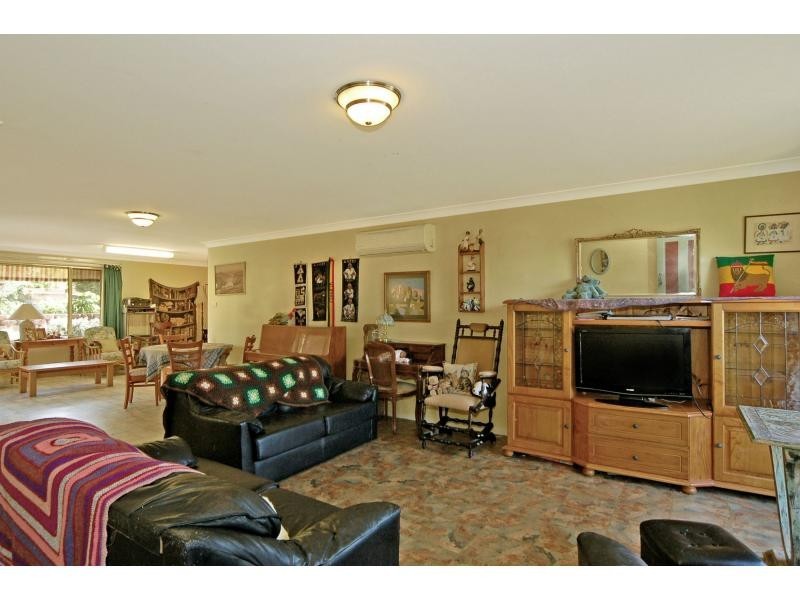 11 Nundah Close, Bomaderry NSW 2541