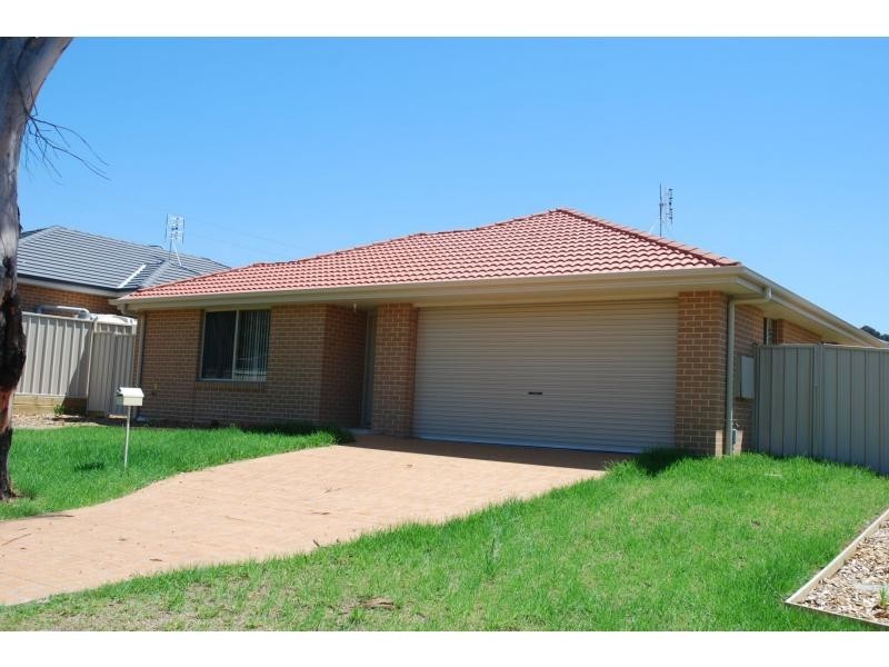 2/12 Cavanagh Lane, West Nowra NSW 2541