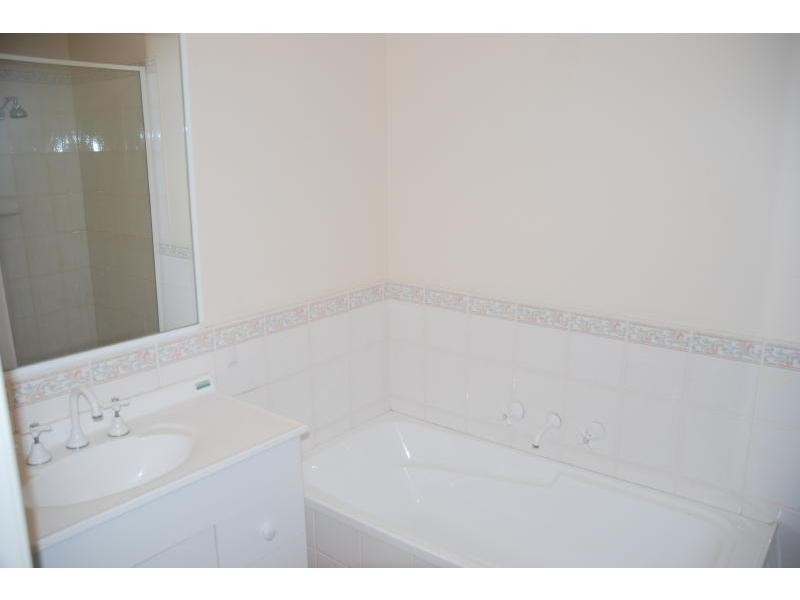 Villa 7/22 Mattes Way, Bomaderry NSW 2541