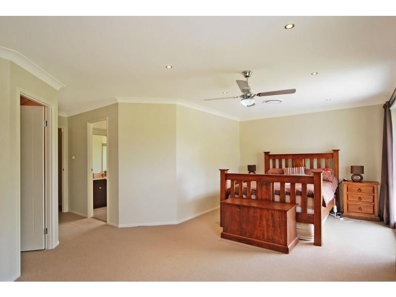15 Cardwell Drive, Nowra Hill NSW 2540