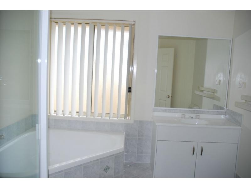 10 Blue Gum Way, North Nowra NSW 2541