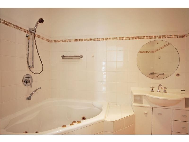 21 Mulgen Crescent, Bomaderry NSW 2541