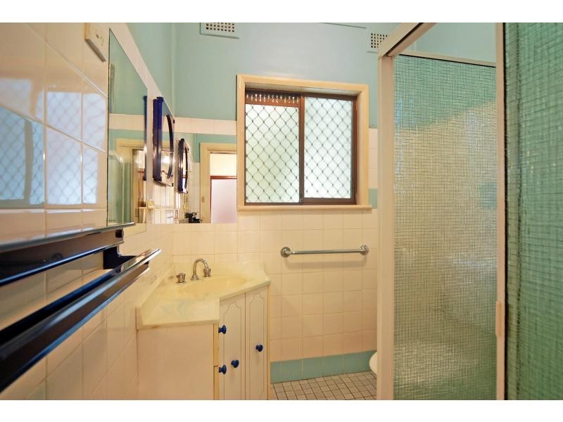 39 Tanang Street, Bomaderry NSW 2541