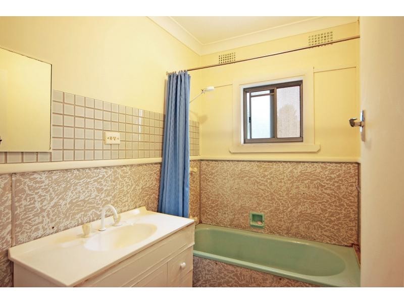 70 Cambewarra Road, Bomaderry NSW 2541