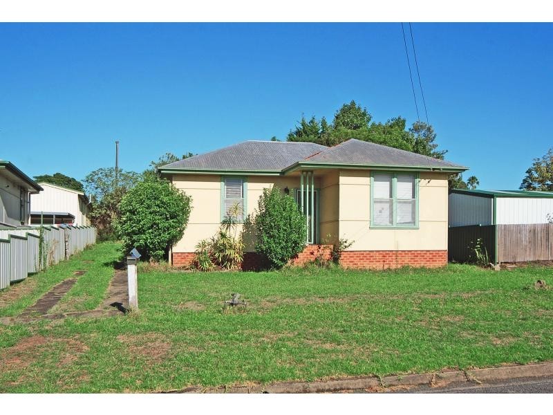 1 Burr Avenue, Nowra NSW 2541