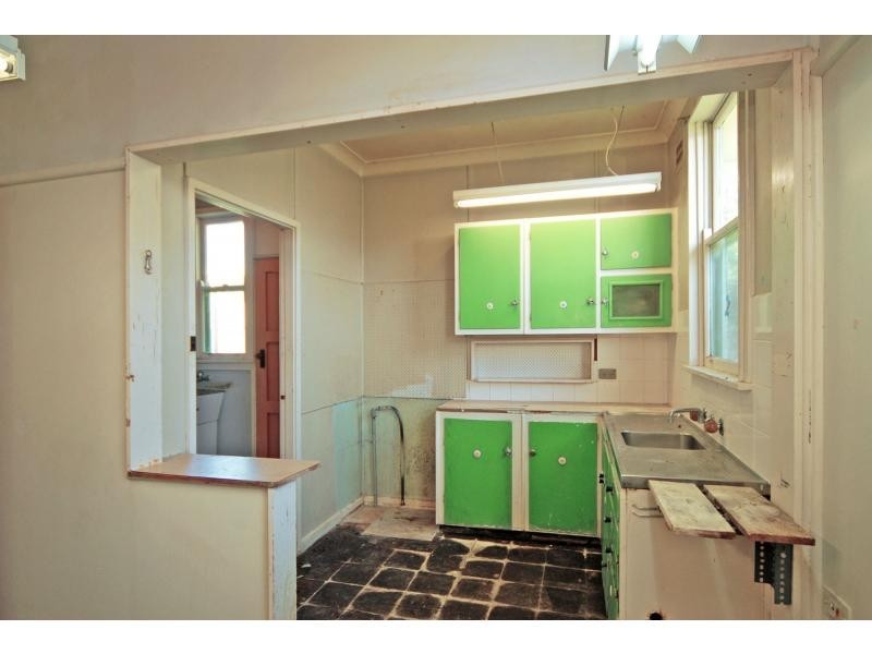 1 Burr Avenue, Nowra NSW 2541