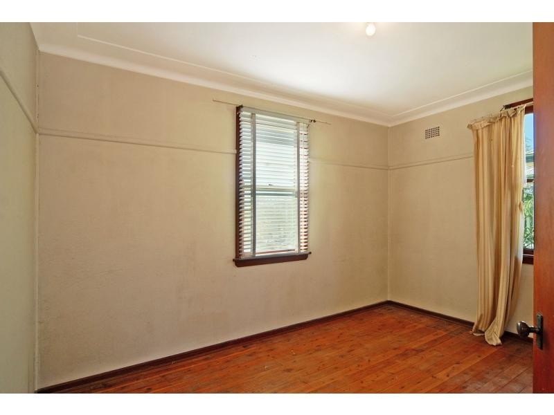 1 Burr Avenue, Nowra NSW 2541