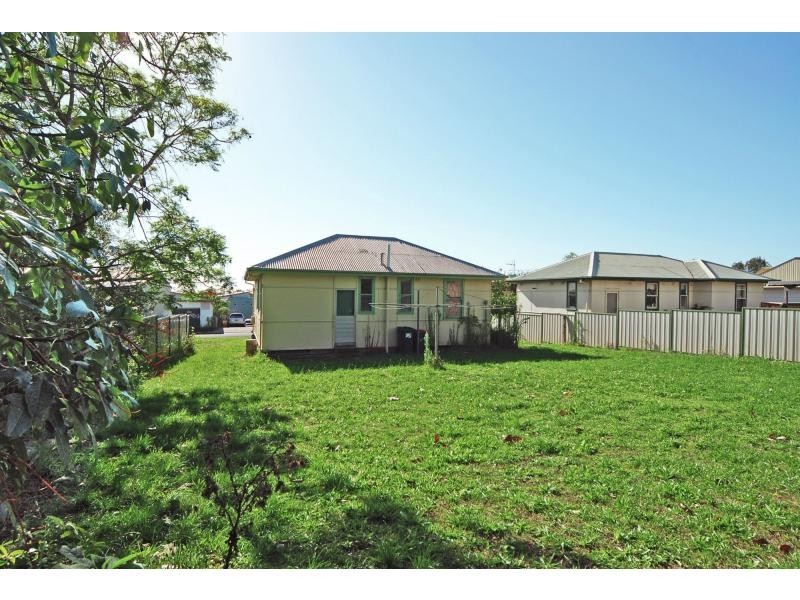 1 Burr Avenue, Nowra NSW 2541