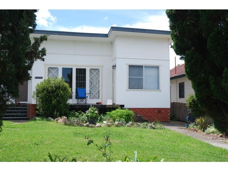 2/3 Turley Avenue, Bomaderry NSW 2541