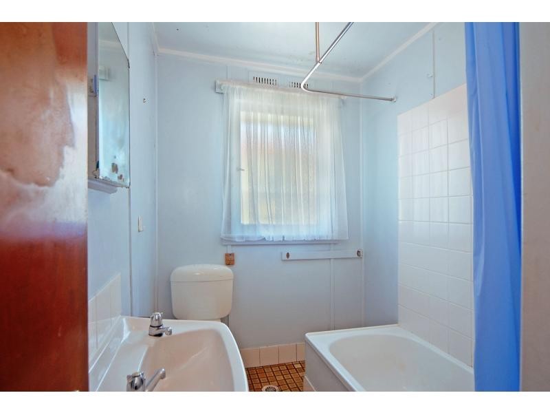 35 Quiberon Street, Nowra NSW 2541