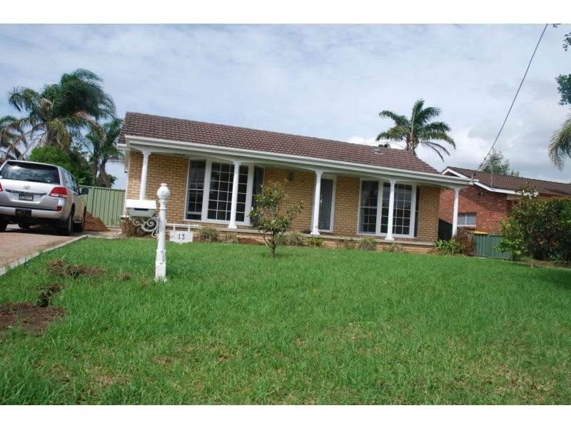 13 Bisdee Place, Nowra NSW 2541