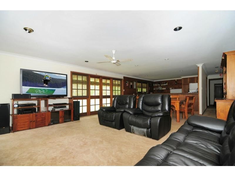 9 Watt Road, Falls Creek NSW 2540